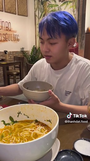 Thử thách ăn hết tô bún bò khổng lồ nhận 2 củ #thanhdatofficial #MCV #AnCungTikTok #LearnOnTikTok #ReviewAnNgon