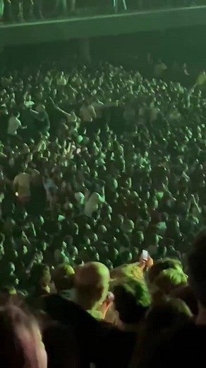 Liam Gallagher Live Performance Highlights in Argentina 2006!