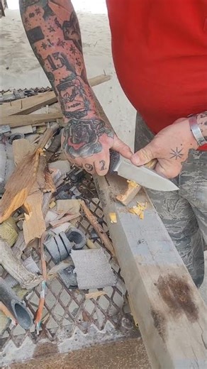 ITALIAN BUSHCRAFT ‪@lionsteelknives‬ #edc #bushcraft #italy #shorts