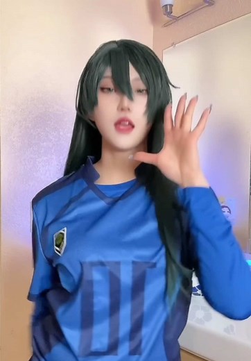 Exploring Fem Lock Cosplay in Blue Lock