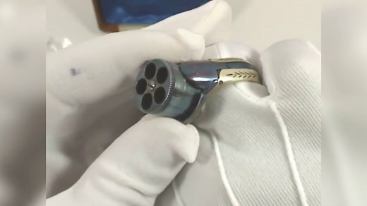 The size of a FINGERNAIL! Le Petit Protector gun on show