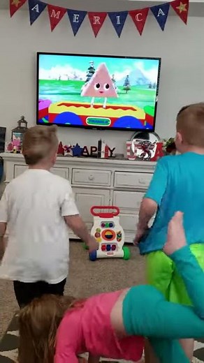 Actions to Little Baby Bum Shapes Train