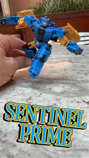 Sentinel Prime Is AMAZING! 🔥 Transformers 1 Blue & Gold Spaceship Mode!
