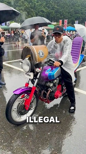 Rev Battles in Japan In Japan, motorcycle rev battles are more than just noise — they are a unique form of street culture. Unlike traditional racing, these competitions focus entirely on sound, rhythm, and engine control. Riders spend thousands modifying their bikes, tuning engines and exhausts to create the perfect musical roar. The tradition traces back to the 1970s, when bosozoku biker gangs used loud revving as a form of rebellion and coded communication. Over time, it evolved into a respect