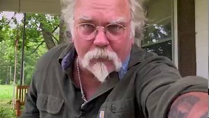 The Forged in Fire judges have a little friendly competition - challenging each other to craft intricate weapons at their home forges. | Forged In Fire