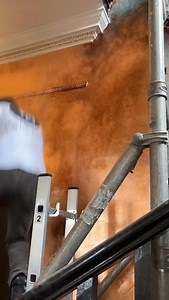 I do love copper gilding ✨ even better when it's got this verdigris effect 👌 Although there are chemicals you can use to oxidise copper, I use paints and pigments to achieve the look because it gives me control on the placement and allows it to be varnished without disturbing the verdigris. #copper #copperwall #copperdecor #copperverdigris #gilding #blanddesign | Bland Design