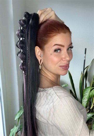 Basic Glamour Ponytail Tutorial Inspired by Draculaura