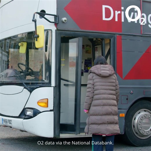 Do you know someone who is experiencing or at risk of homelessness this Christmas? Let them know that they can now collect an O2 Sim Card with free data, texts and calls on Driving for Change buses, Crisis’ Skylight Centres, and all O2 stores, as part of our #NationalDatabank partnership with Good Things Foundation ❤ | O2