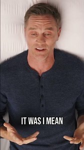 Devon Sawa’s reaction to lying in a casket is perfect 😂