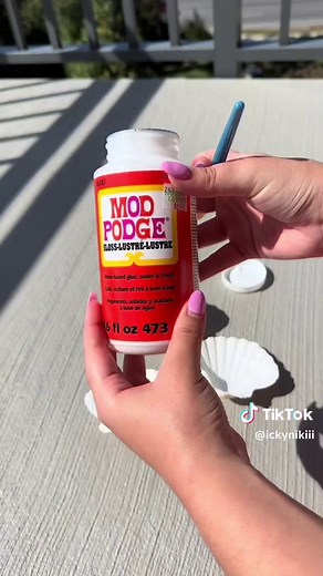 getting the spring/summer decor ready!!! 🐚✨ These are perfect as a little trinket dish for rings and earrings! #coastalgrandmother #coastalgranddaughteraesthetic #coastalaesthetic #coastaldecor #seashellcrafts #diy #seashellgirl #coastal