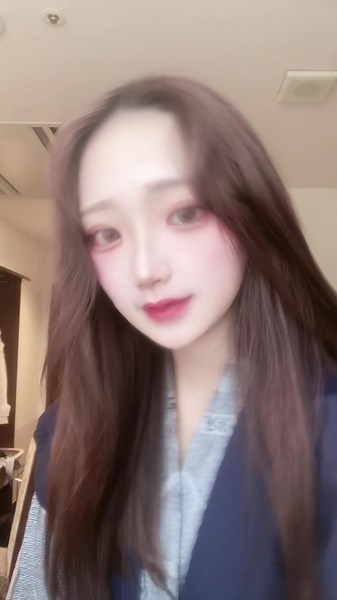 社員旅行での女性一人部屋のユーモア