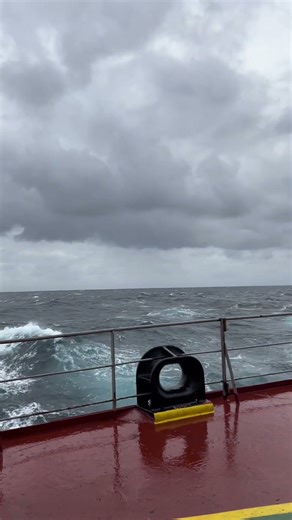 Between the sky and the swell. #pacificocean #opensea