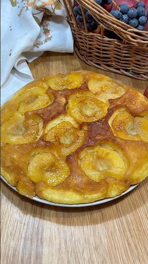 🍎 Prăjitură răsturnată cu mere la tigaie!