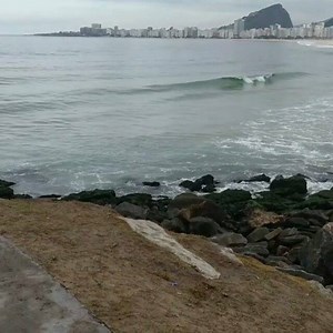 Regrann from @checkpointzonasulrj - Momento - LEME! Merreca - marola - metrinn LEME 🌊 BEACH 😂💙🌊🏄🤙 #checkpointleme #checkpointzonasulrj #riosurfcheck #lifestyle #LemeéLeme #mardocelar #ricosurfleme #marola #surfreport #wave #waterman #day #beach #bomdia #beautifuldestinations - #regrann | Riosurfcheck