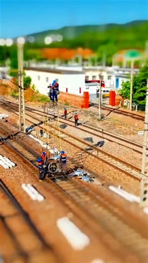 10K views · 164 reactions | Railway workers repair and replace aging, worn-out components on the tracks that have reached the end of their service life. Let's take a look at the daily routine of these "railway doctors." #MyCRstory #RailwayTime | China Railway | Facebook