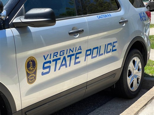 Virginia State Police trooper hurt in crash during chase in Alexandria