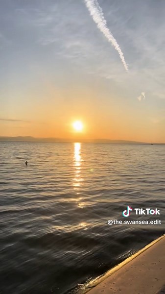 Discovering the Serenity of Swansea Bay