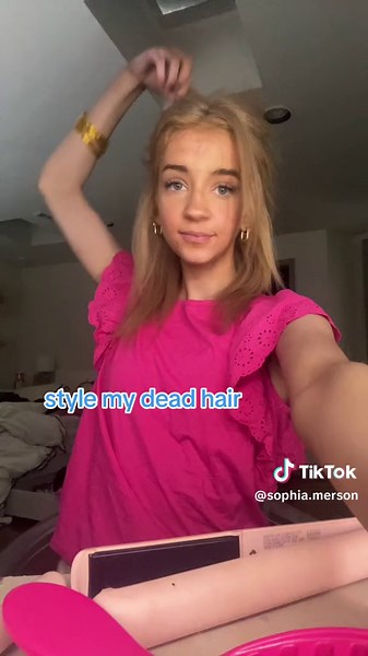 Style Your Hair for Graduation with Gorgeous Straightened Hairstyles