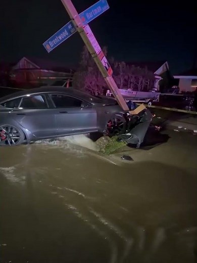 Tesla hits pole, hydrant; driver arrested in Orange