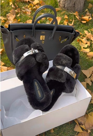 cutest fluffiest slippers EVER.#slippers #houseslippers#furryslippers #fyp