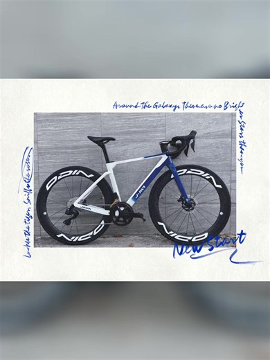 JAVA VOLATA เป็นสีทีมของJAVA เป็นสีลิมิเต็ด จะมีเข้ามาในไทยแค่ไม่กี่คัน เป็น เกียร์ไฟฟ้าของSHIMANO Di2. 12 สปีด เฟรมคาร์บอนแฮนด์คาร์บอนหลักการคาร์บอนตะเกียบคาร์บอนราคา 39,900 บาท ลูกค้ามาเปลี่ยนล้อเป็นของOdin ขอบ 60 -60 ซี่ลวดคาร์บอนคลิ๊กเป็น 60 กิ๊กราคา23900