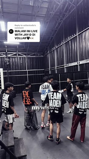 Replying to @vollarstudio Guyss jangan lupa ni malam nonton live d tt @vollarstudio 🫣🖤 with our ketua @JADEN #fyp #4upage #jadenbahtera #jadenzxz #boxing