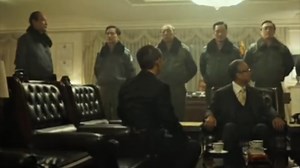 部队立正，向总统阁下敬礼