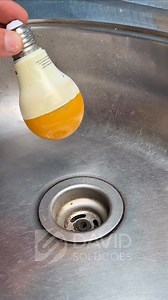 624K views · 2K reactions | I put a light bulb in the sink — and it fixed an old problem  #CreativeHack #LifeFix #RealLife #SmartIdea | David Soluções | Facebook