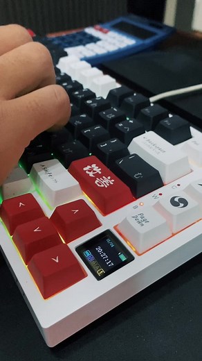 Upgrade Keyboard Gaming: AK 870 SC TKL dengan LCD