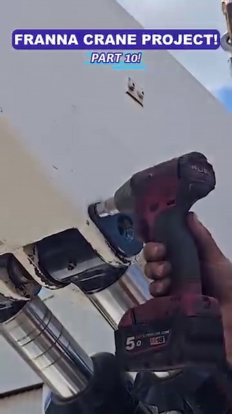 Removing and inspecting the boom — one step closer to full restoration.