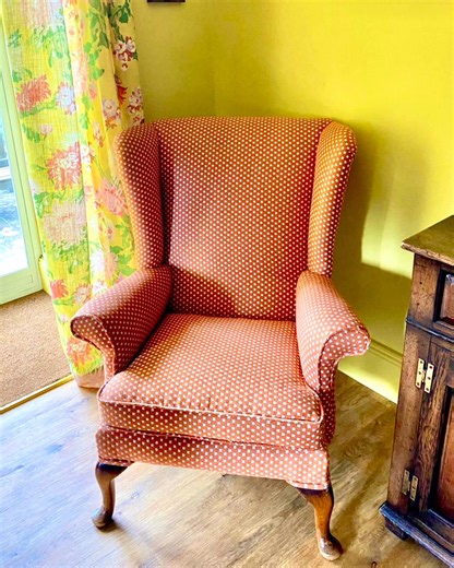 ✨ Hey everyone! It’s been a little while since I last posted — life threw a few personal challenges my way 💪 but behind the scenes, Muster has been as busy as ever, crafting beautiful, one-of-a-kind furniture pieces 🪑💫 I’m so excited to share that our little team is growing! 🎉 Please join me in welcoming Sam 🙌 — my amazing new team member who’s helping bring all our pieces to life! A huge shout out to Paul, the Magician from Perfect Patch Academy 🎩✨, and the lovely Andrea from, Sew Andrea�