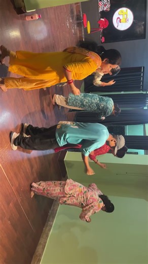 Cham Cham easy dance choreography #easy #ladies #dance #tutorial #shorts #youtubeshorts ‪@YouTube‬