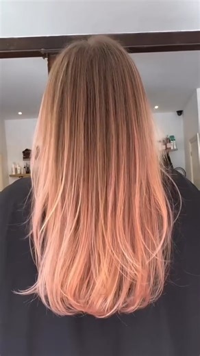Montibello on Instagram: "✨ Rose Gold Glow Up ✨ Color, brillo y actitud en un solo look 💫 Cromatone Meteorite Rose Gold: el tono perfecto para un verano luminoso y moderno 🌸☀️ 💗 ¿Te atreves a este cambio? #Montibello #Cromatone #RoseGoldHair #HairGlowUp #SummerHair"