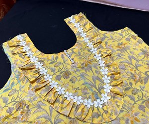 648K views · 4.3K reactions | frill और lace से बनाए बिलकुल नया डिज़ाइन आप देखते ही बनाओगे || Latest neck design with frill lace #design #sewing #neckdesign #plazodesign #fashion #suit #dresses #facebook #boutique | Sarabjit Kaur Saini | Facebook