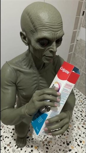 Alien loves toothpaste#ai #trending