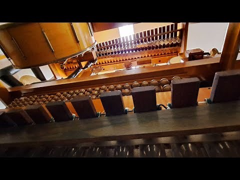 Sleigh Ride played by Justin Stahl at the 3/24 Wurlitzer Theater Organ
