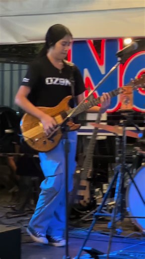 Mastering 'Hysteria' on Guitar by MUSE