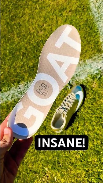 GOLD boots for the GOAT (CR7)