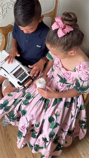 Vita M RDH on Instagram: "It’s time to bring out floral #dolce dresses. 🥰🌸 who else is excited about that? Outfits via @coccolebimbi #kidsfashion #dgbambino #kidsstyle #ootd #summer #momoffour #momlife"