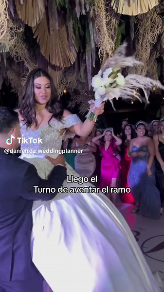 Ramo de novia #ramo #ramodenovia #boda #weddingtiktok #danielrodriguez #weddingplanner