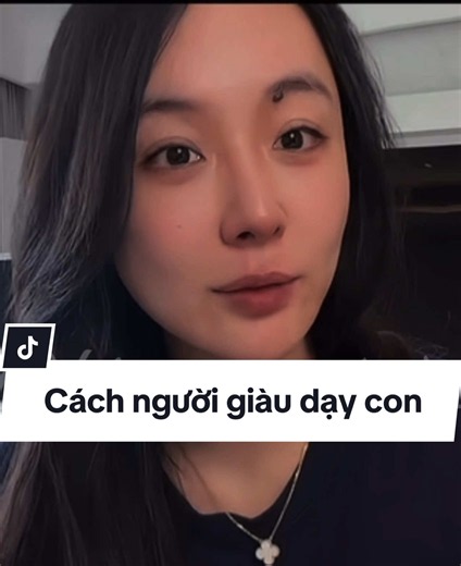 Thế giới thực tế không vận hành theo sự ngây thơ 💡⚡️ Cách tốt nhất để bảo vệ một đứa trẻ không phải là giấu nó khỏi sự phức tạp của cuộc sống, mà là giúp nó hiểu quy luật vận hành của thế giới đủ sớm để không bị thao túng. ✨ Tiền luôn đi theo sự chú ý (Money follows attention). ✨ Học cách lắng nghe lời khuyên của người ở tầng nhận thức cao hơn. ✨ Bán hàng là kỹ năng sống: Cho thế giới biết bạn là ai và bạn mang lại giá trị gì. ✨ Chọn đúng người đồng hành, chọn đúng bạn và hiểu sâu về tiền. 🌿 R
