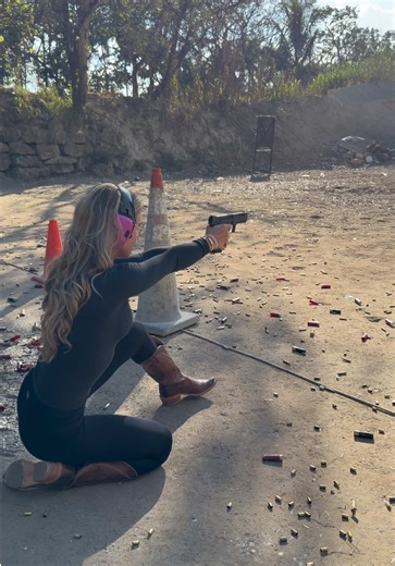 Whatcha packin?… and no I’m not talking about ur suit case.😁 | suitcase girl