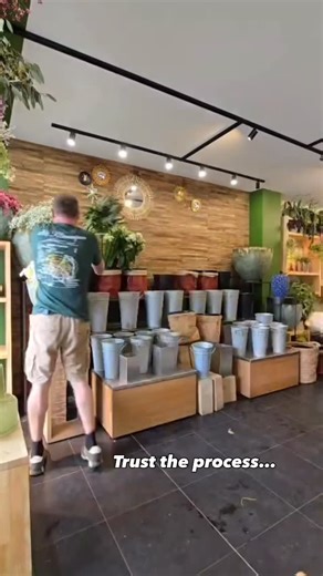 On se prépare à vous accueillir dans une explosion de couleurs demain, de 9h à 18h, à l’occasion des 20 ans de Green Box ! 🌈 Are you ready ? 🤩 | Green Box Waterloo