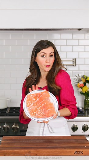 You’ll love this juicy pan-seared salmon in a rich and creamy sun-dried tomato sauce. Every bite has so much flavor. 🤤 RECIPE: https://natashaskitchen.com/tuscan-salmon-recipe/ | NatashasKitchen.com