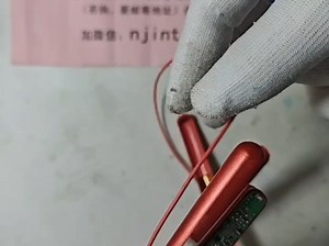 索尼颈挂式蓝牙耳机WI-H700不不能充电不能开机升级续航