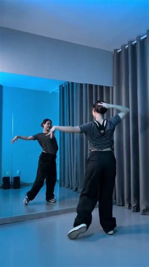 Learn Dance Moves from Scratch: Quick & Easy Short Clips