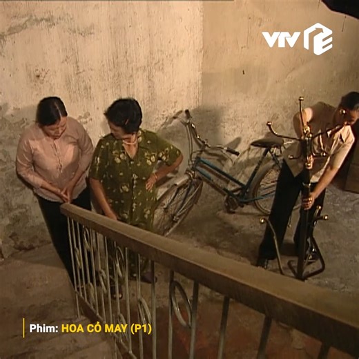 4.8M views · 37K reactions | Khu tập thể thời bao cấp om sòm chỉ vì cái mắc áo. Phim Hoa Cỏ May #vtvgiaitri #phimvtv #phimvietnam #phimtruyenhinh #hoacomay | VTV Giải trí | Facebook