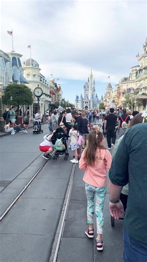 Disney World Crowds At Spring Break #magickingdom #springbreak2026 #disneyworld