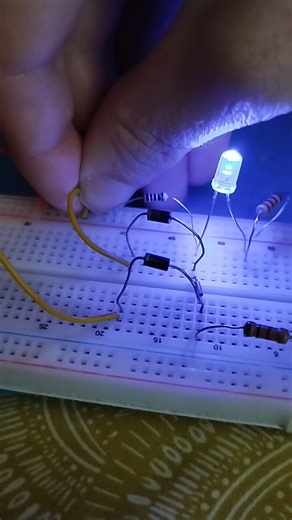 NAND gate implementation using diodes #shorts #reels #electronic #electronics #breadboard