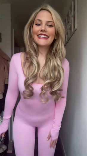 Me gustas tu. also …. estoy muy cansada 😂😂😂 happy Thursday haha 😝 necessito apprender espanol mas #megustastu #espanol #chica #wildone #spanishsongs